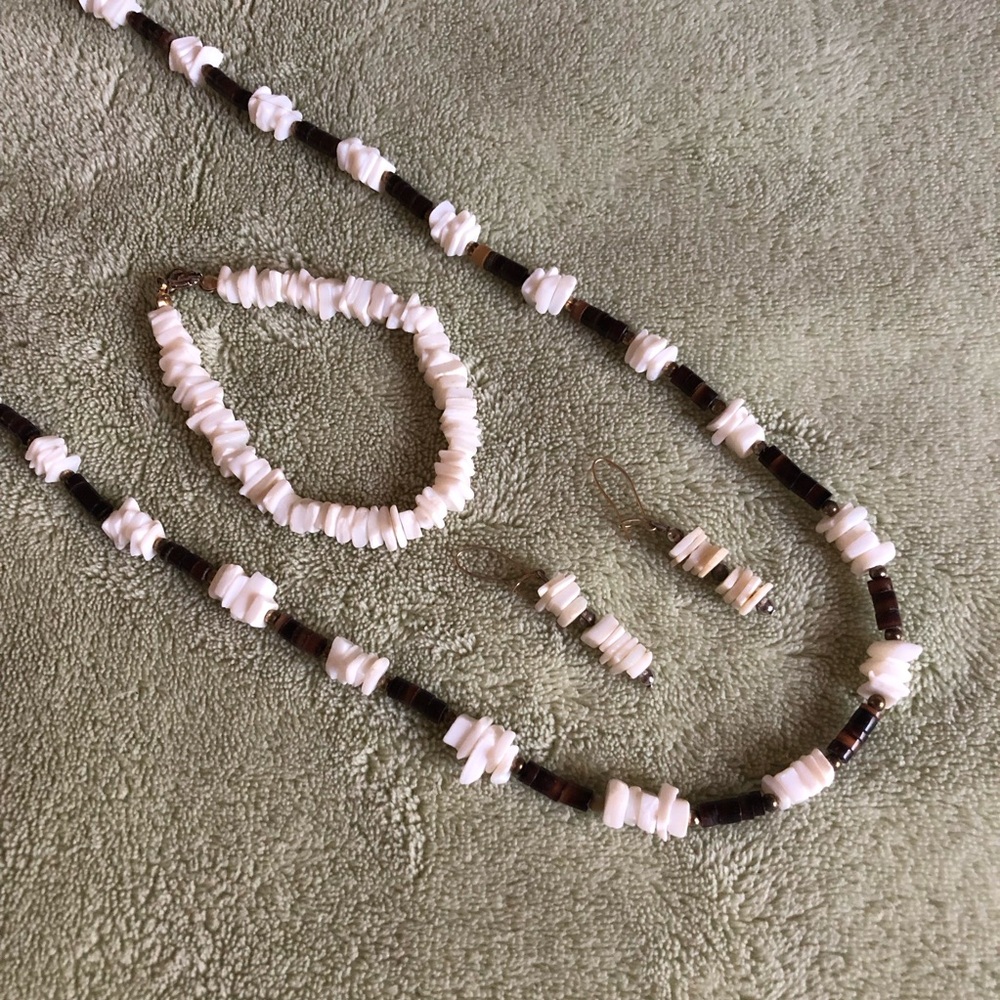 Puka shell necklace bracelet earrings 3 piece set bundle white brown Vintage